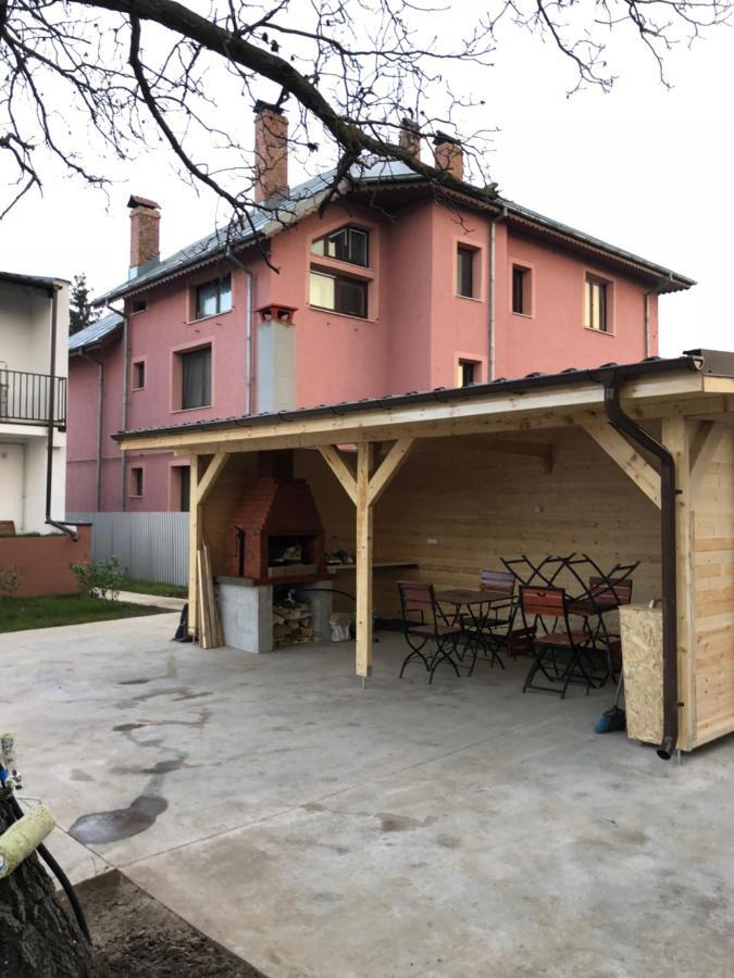 Aleria De Piatra Aparthotel Piatra Neamt Exterior photo