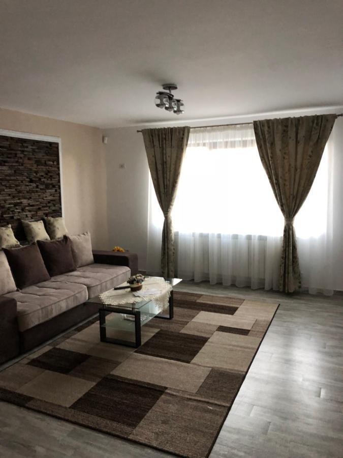 Aleria De Piatra Aparthotel Piatra Neamt Exterior photo