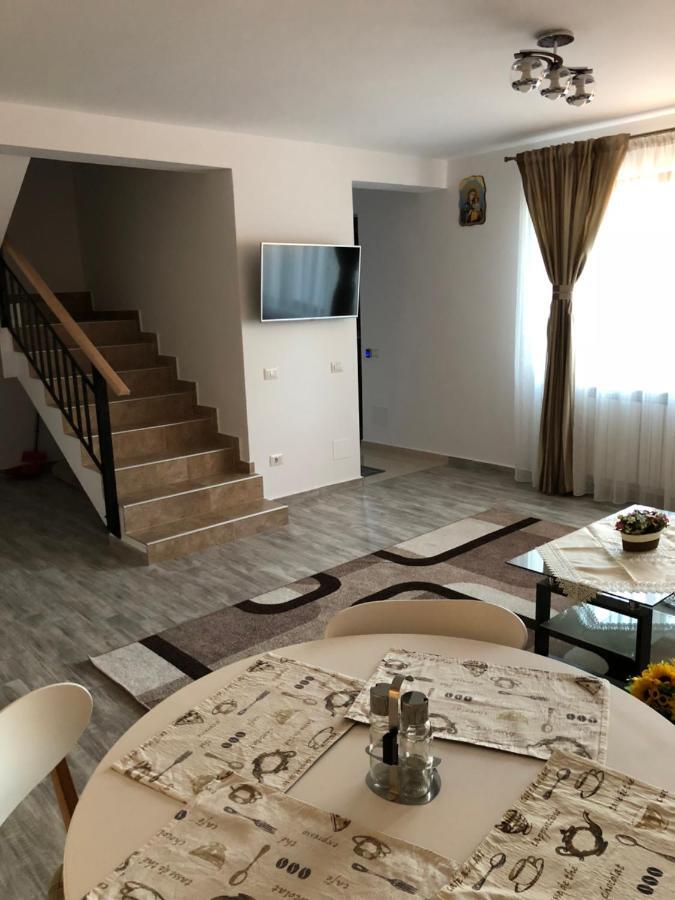 Aleria De Piatra Aparthotel Piatra Neamt Exterior photo