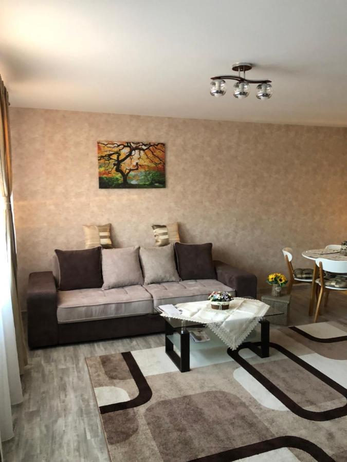 Aleria De Piatra Aparthotel Piatra Neamt Exterior photo